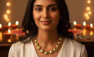 Women wear peridot stone necklace for gift from stone story 