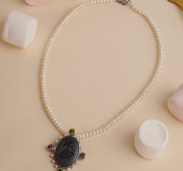 Midnight Rose Pearl Necklace