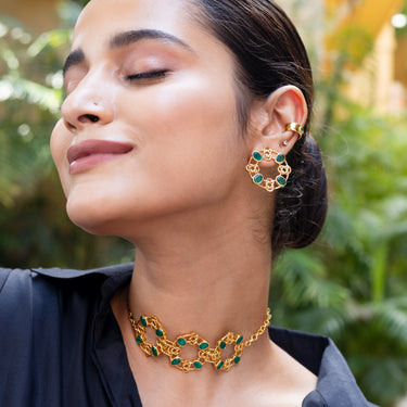 Golden Links Medallion Choker Necklace