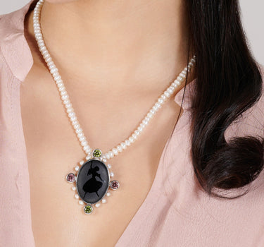 Midnight Rose Pearl Necklace